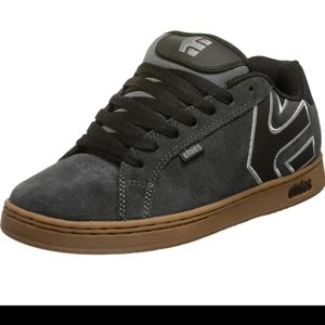 Size 12 etnies fader